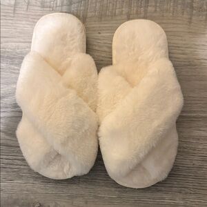 Fashion White Slippers For kids , Fluffy Cross Strap slippers size 3.5 in kids